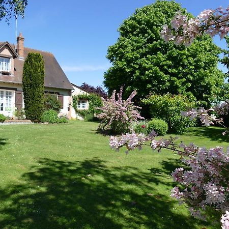 クル・シュヴェルニ ル クロ デ ペロディエール Bed & Breakfast エクステリア 写真