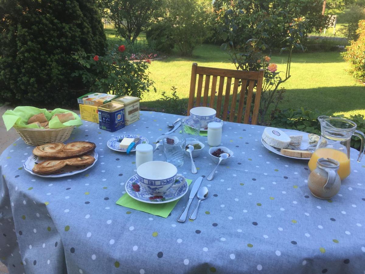 クル・シュヴェルニ ル クロ デ ペロディエール Bed & Breakfast エクステリア 写真