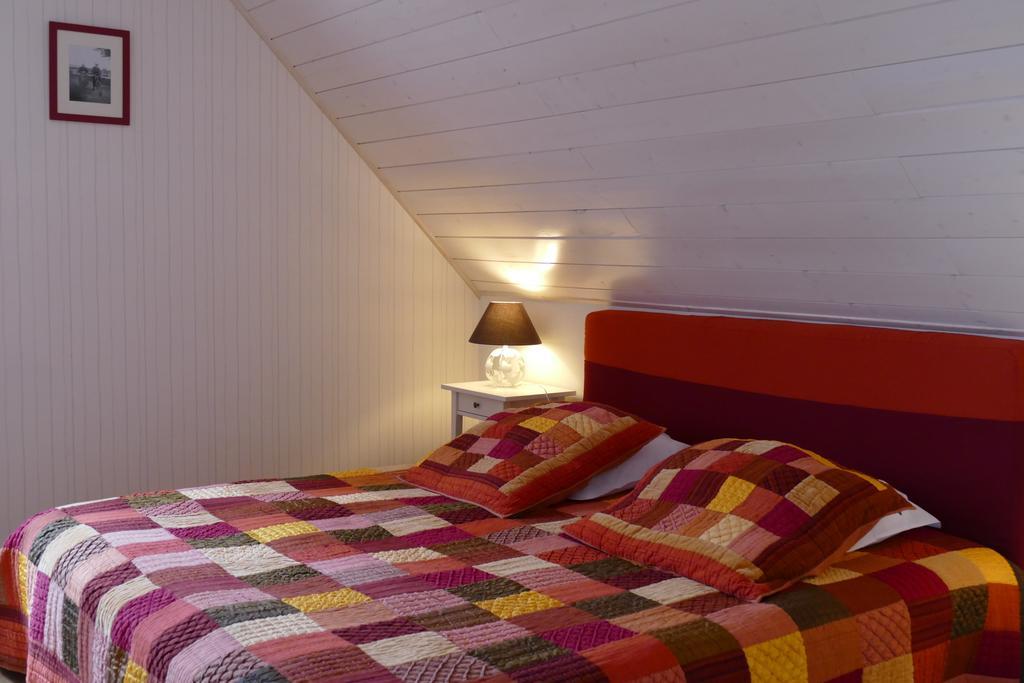 クル・シュヴェルニ ル クロ デ ペロディエール Bed & Breakfast 部屋 写真